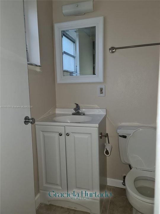 For Rent: $1,550 (1 beds, 1 baths, 427 Square Feet)