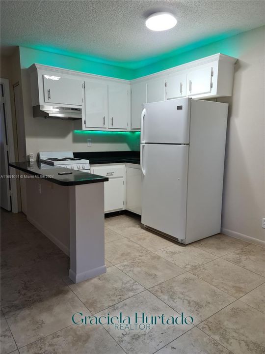 For Rent: $1,550 (1 beds, 1 baths, 427 Square Feet)