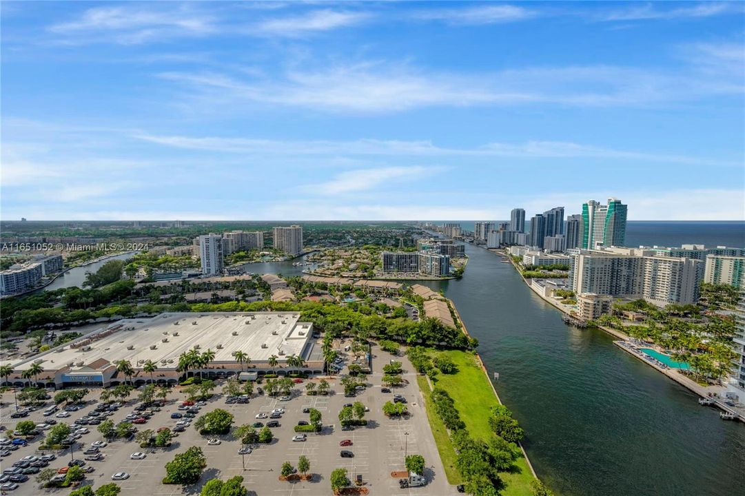 Active With Contract: $775,000 (3 beds, 3 baths, 1737 Square Feet)