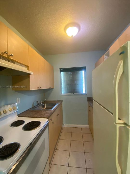 Recently Rented: $1,450 (1 beds, 1 baths, 2685 Square Feet)