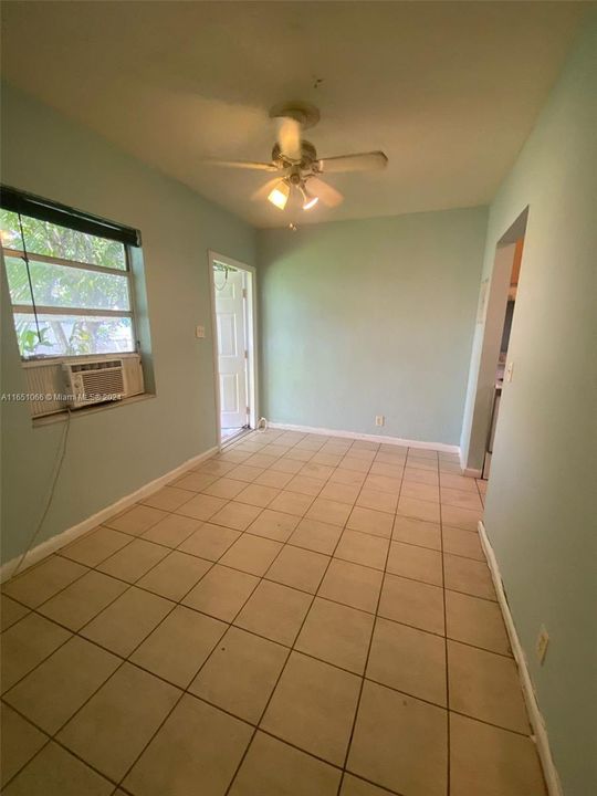 Recently Rented: $1,450 (1 beds, 1 baths, 2685 Square Feet)