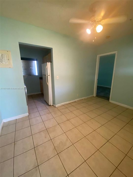 Recently Rented: $1,450 (1 beds, 1 baths, 2685 Square Feet)