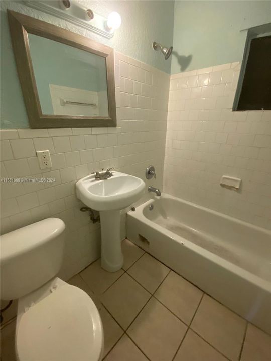 Recently Rented: $1,450 (1 beds, 1 baths, 2685 Square Feet)