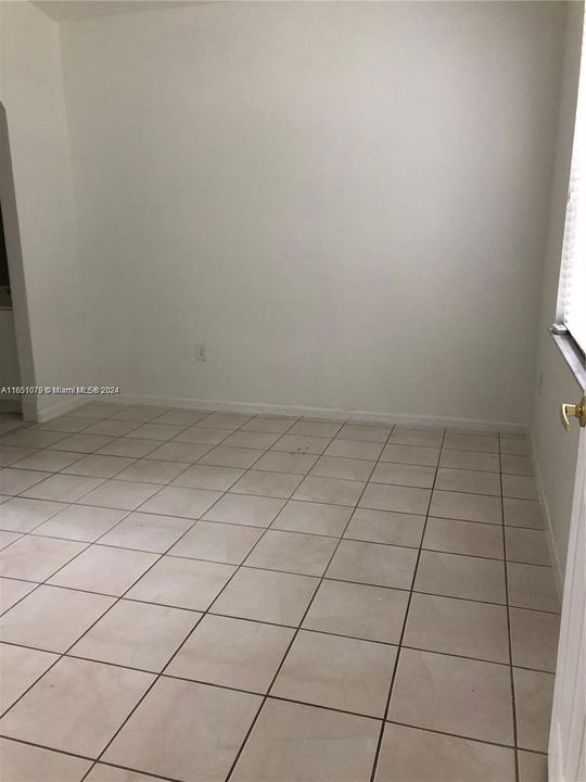 For Rent: $2,850 (2 beds, 2 baths, 1005 Square Feet)