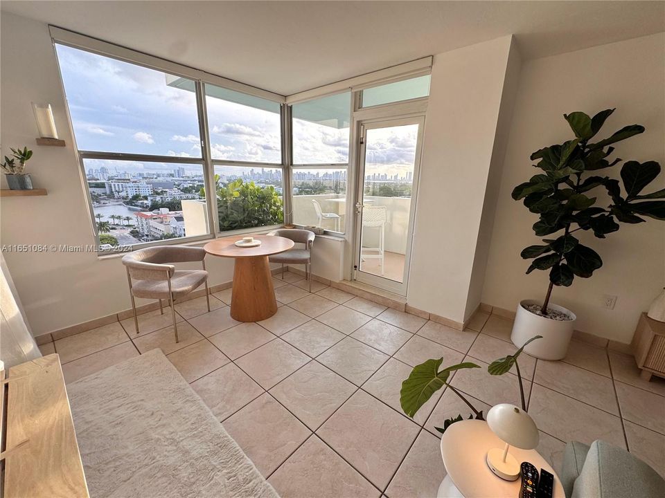 Недавно арендовано: $2,950 (0 спален, 1 ванн, 600 Квадратных фут)