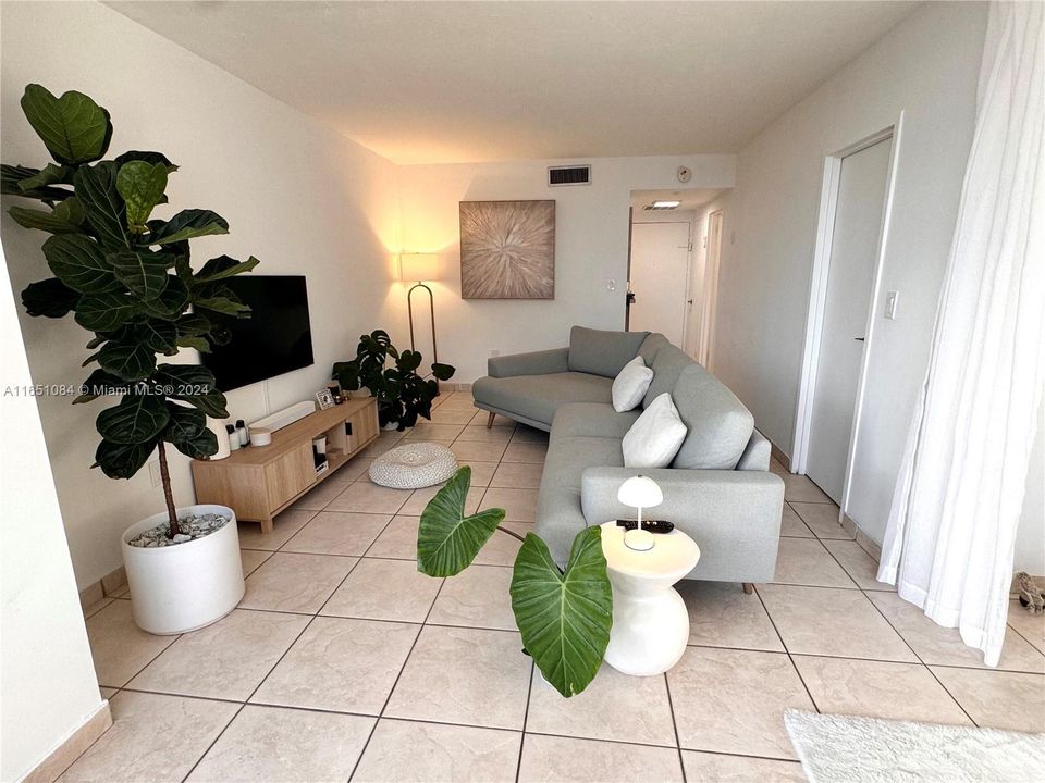 Недавно арендовано: $2,950 (0 спален, 1 ванн, 600 Квадратных фут)