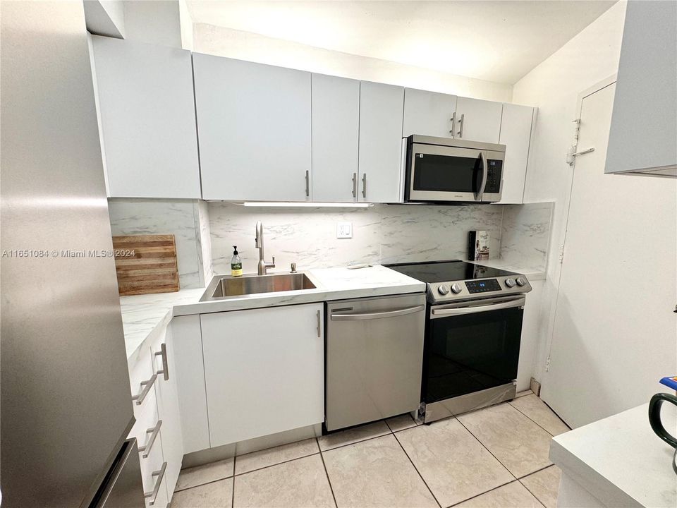 Недавно арендовано: $2,950 (0 спален, 1 ванн, 600 Квадратных фут)