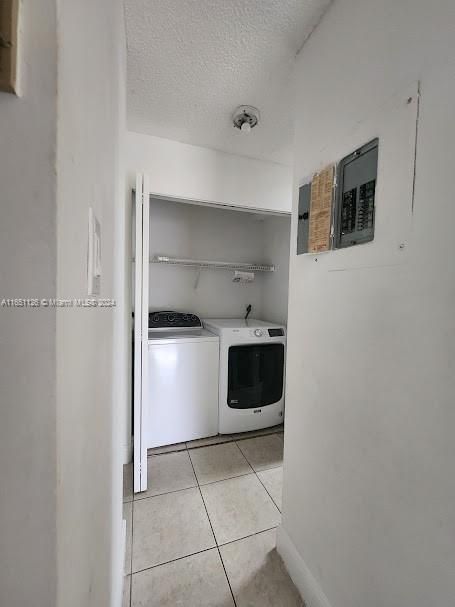 Active With Contract: $2,500 (3 beds, 2 baths, 1190 Square Feet)