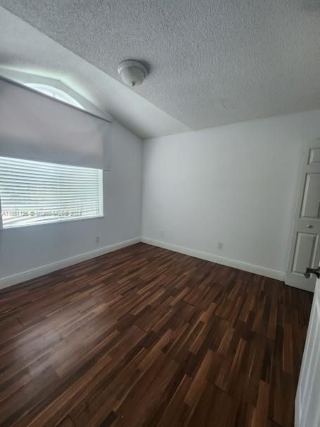 Active With Contract: $2,500 (3 beds, 2 baths, 1190 Square Feet)