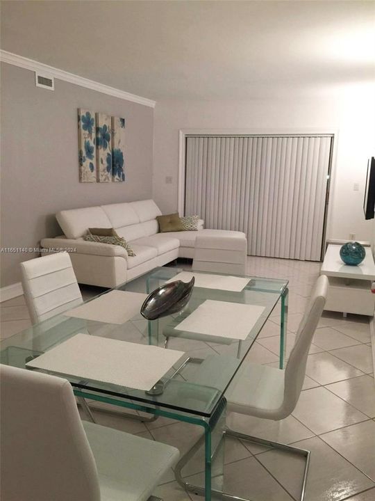 Recently Sold: $205,000 (1 beds, 1 baths, 671 Square Feet)