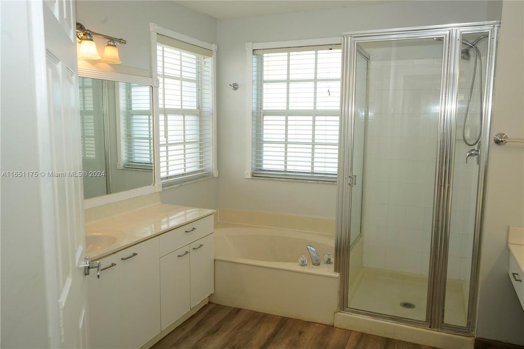 For Rent: $4,100 (4 beds, 2 baths, 2488 Square Feet)