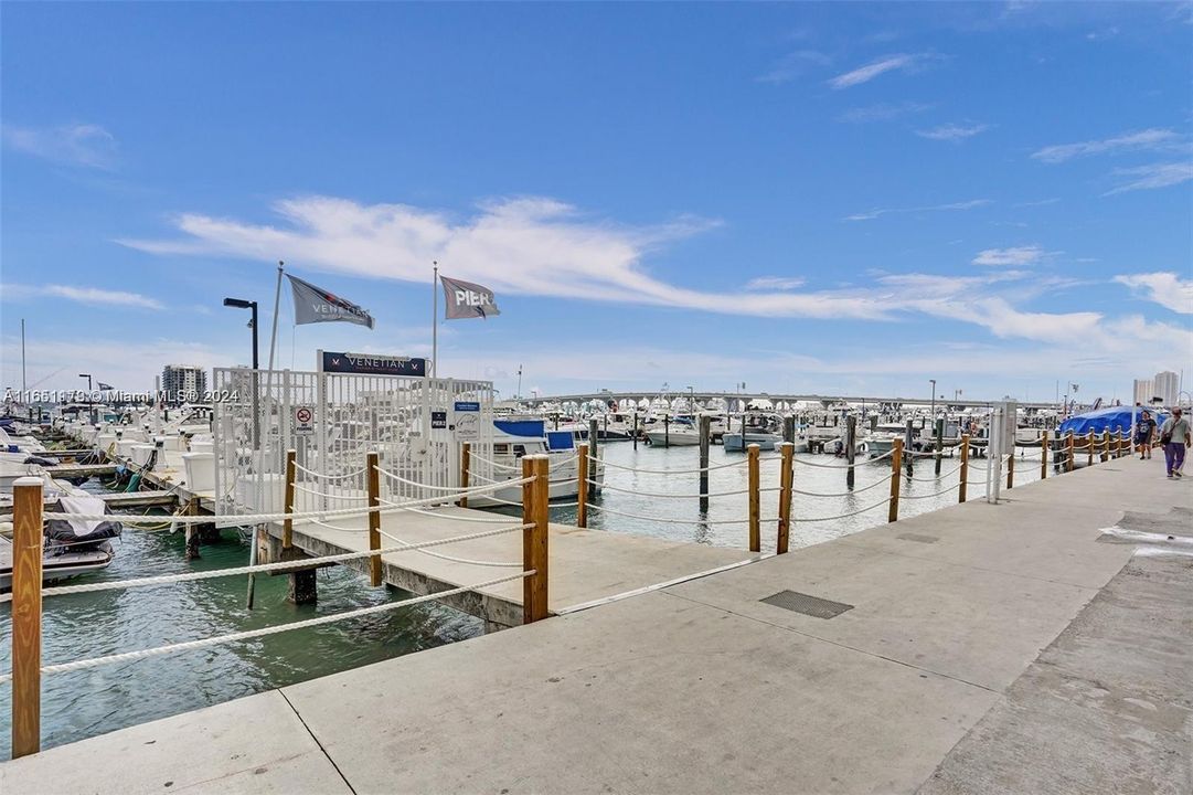 Recently Rented: $4,800 (3 beds, 3 baths, 1739 Square Feet)