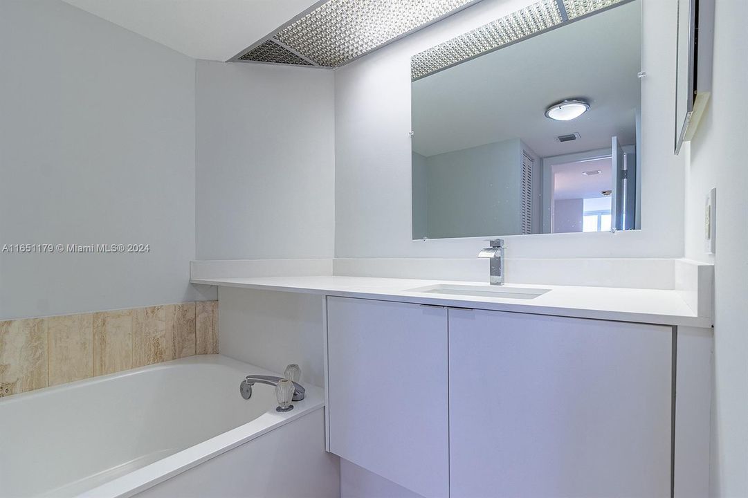 Recently Rented: $4,800 (3 beds, 3 baths, 1739 Square Feet)