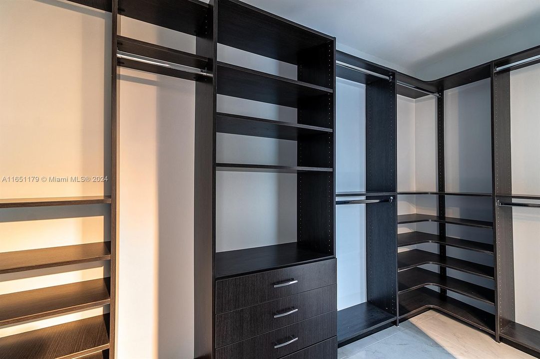 Recently Rented: $4,800 (3 beds, 3 baths, 1739 Square Feet)