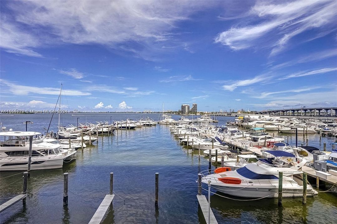 Recently Rented: $4,800 (3 beds, 3 baths, 1739 Square Feet)