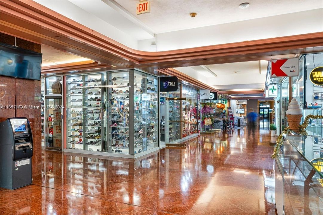 Recently Rented: $4,800 (3 beds, 3 baths, 1739 Square Feet)