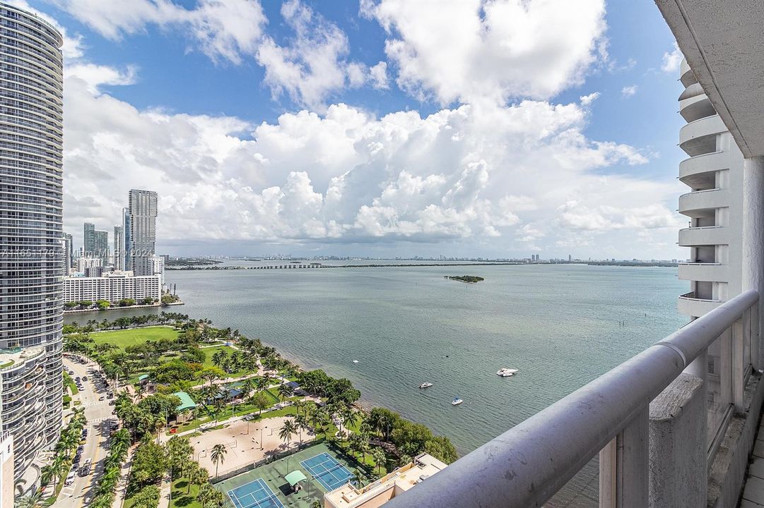 Recently Rented: $4,800 (3 beds, 3 baths, 1739 Square Feet)