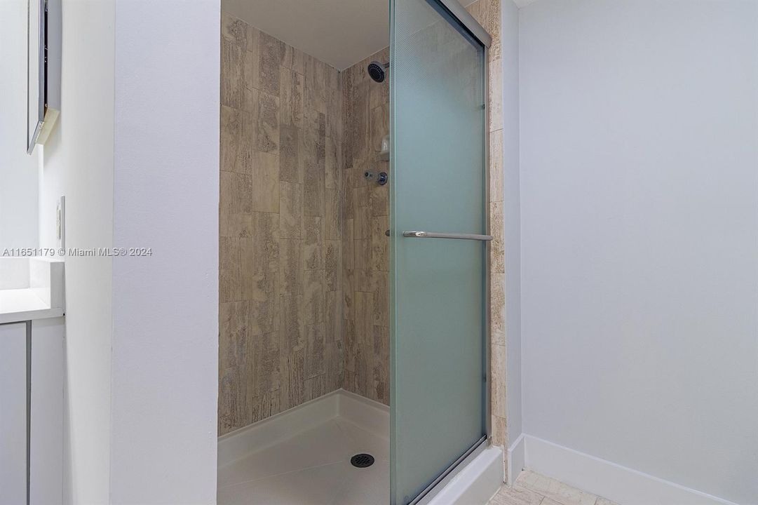 Recently Rented: $4,800 (3 beds, 3 baths, 1739 Square Feet)