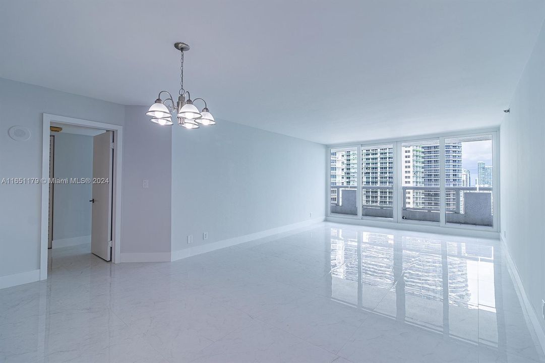 Recently Rented: $4,800 (3 beds, 3 baths, 1739 Square Feet)