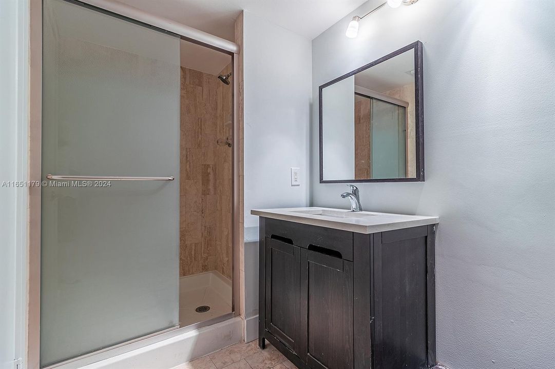 Recently Rented: $4,800 (3 beds, 3 baths, 1739 Square Feet)