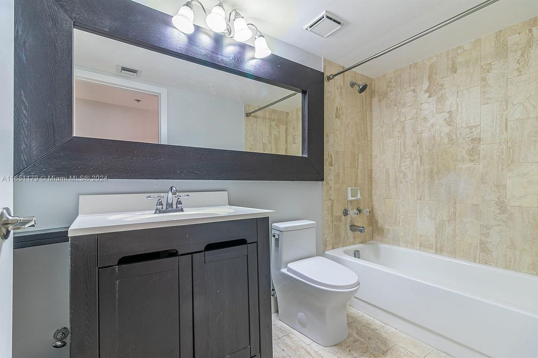 Recently Rented: $4,800 (3 beds, 3 baths, 1739 Square Feet)