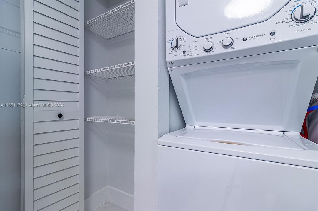 Recently Rented: $4,800 (3 beds, 3 baths, 1739 Square Feet)