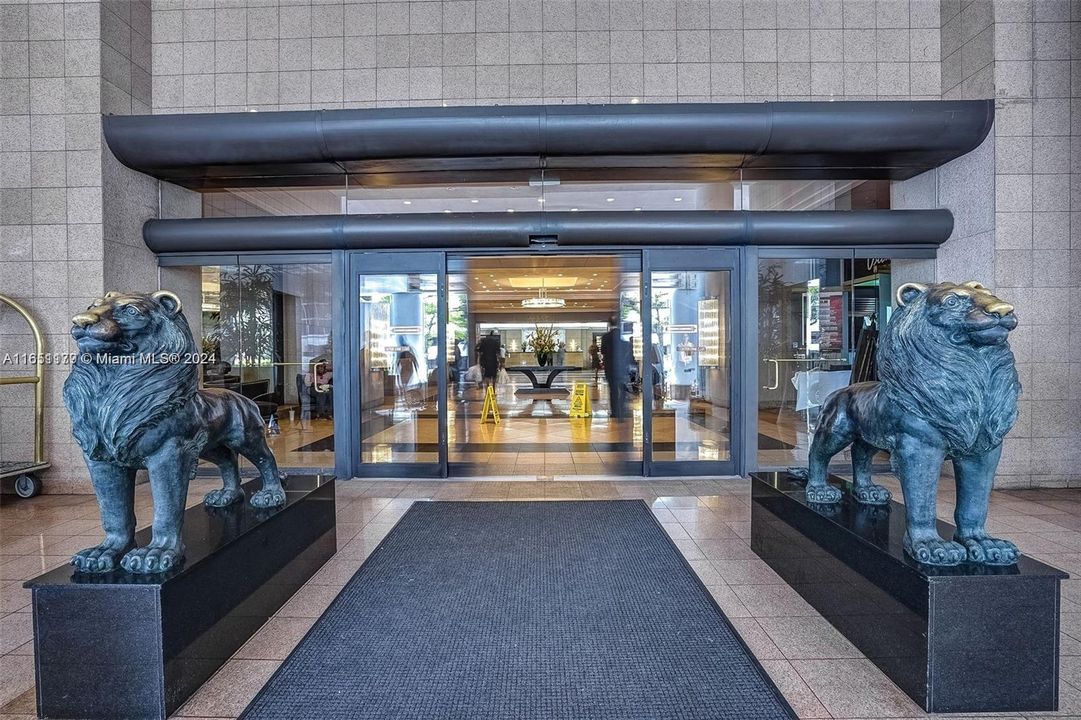 Recently Rented: $4,800 (3 beds, 3 baths, 1739 Square Feet)