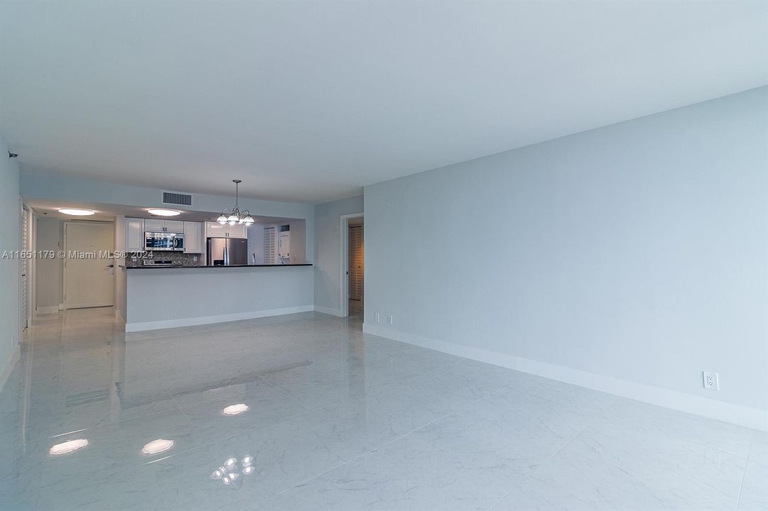 Recently Rented: $4,800 (3 beds, 3 baths, 1739 Square Feet)