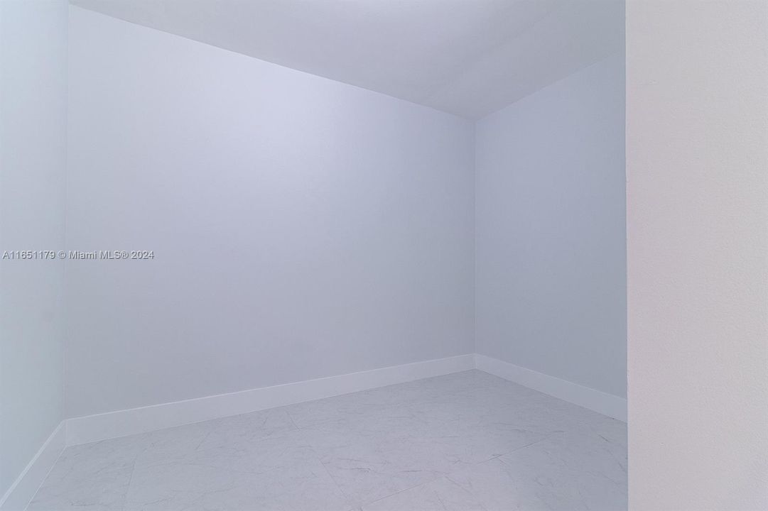 Recently Rented: $4,800 (3 beds, 3 baths, 1739 Square Feet)