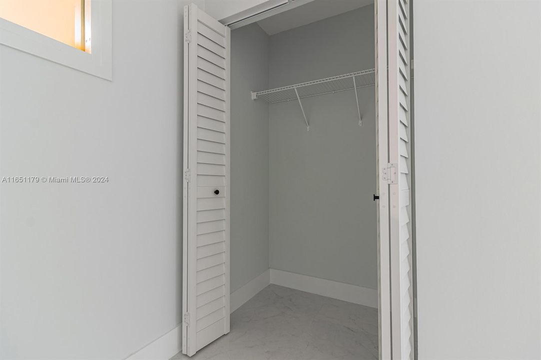 Recently Rented: $4,800 (3 beds, 3 baths, 1739 Square Feet)