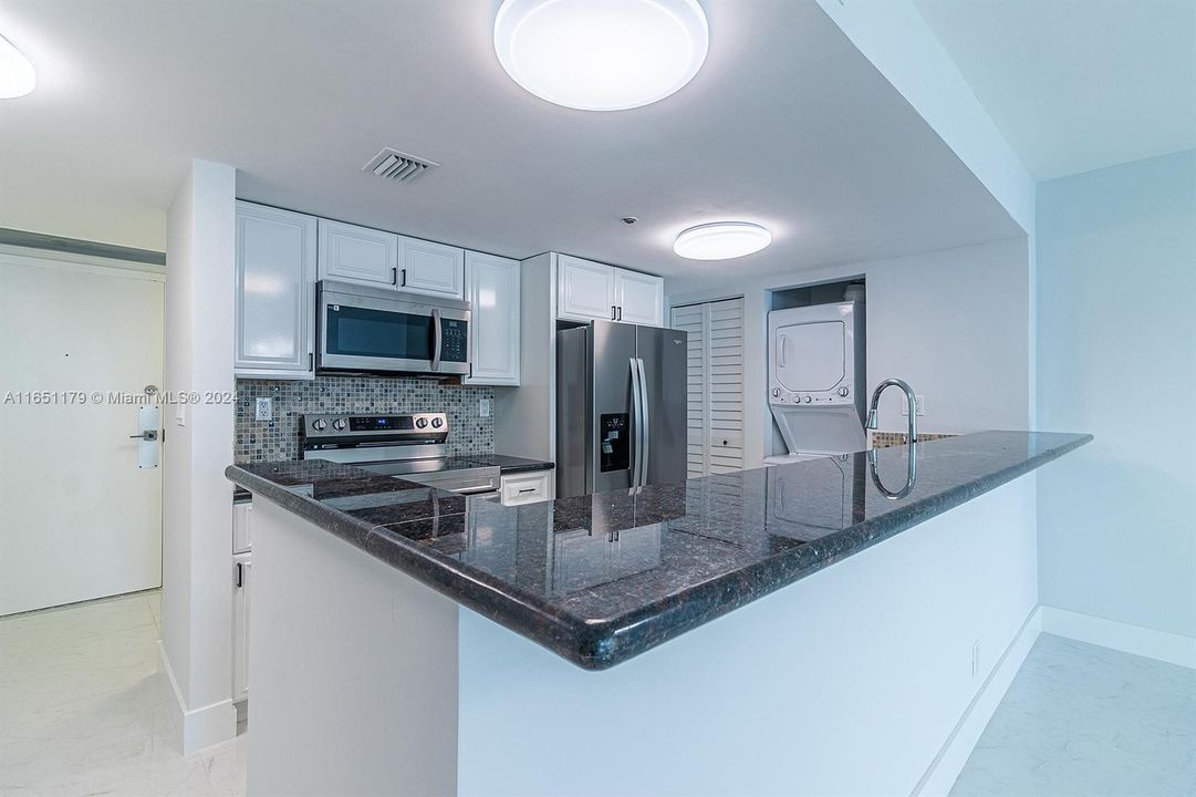 Recently Rented: $4,800 (3 beds, 3 baths, 1739 Square Feet)