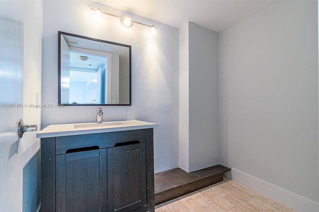 Recently Rented: $4,800 (3 beds, 3 baths, 1739 Square Feet)