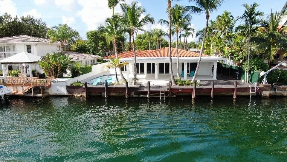 Recently Rented: $12,000 (4 beds, 3 baths, 2915 Square Feet)