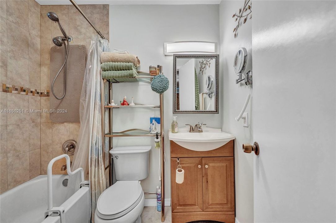 Recently Sold: $639,900 (3 beds, 2 baths, 2122 Square Feet)