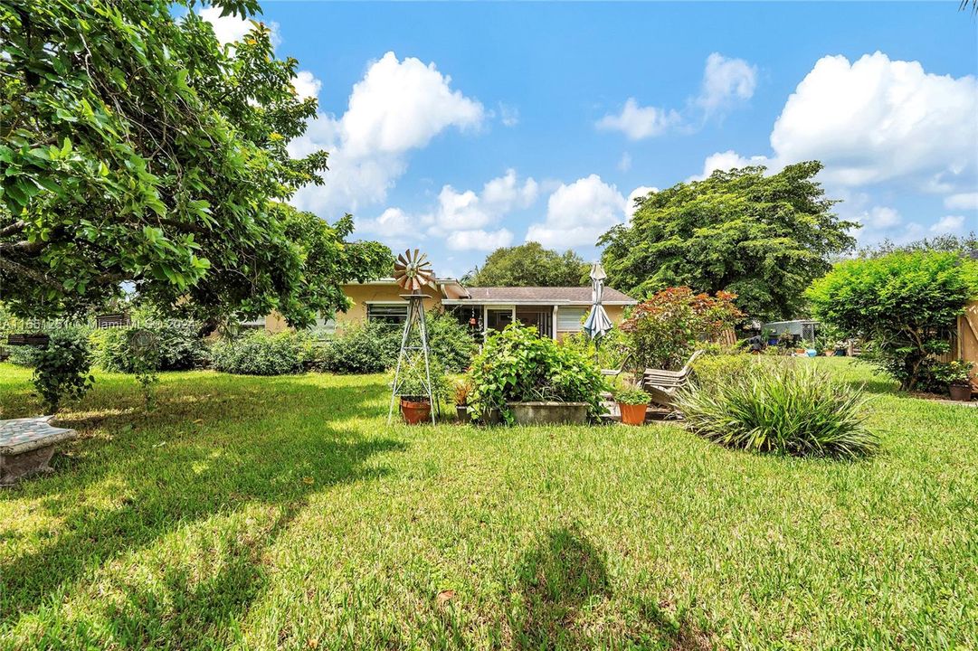 Recently Sold: $639,900 (3 beds, 2 baths, 2122 Square Feet)