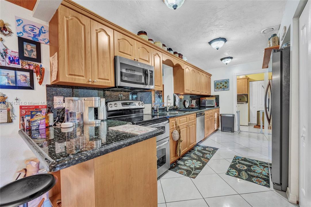 Recently Sold: $639,900 (3 beds, 2 baths, 2122 Square Feet)