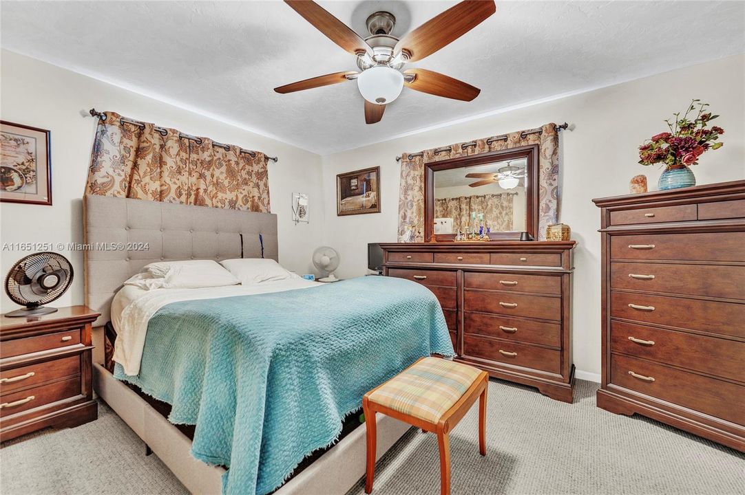 Recently Sold: $639,900 (3 beds, 2 baths, 2122 Square Feet)