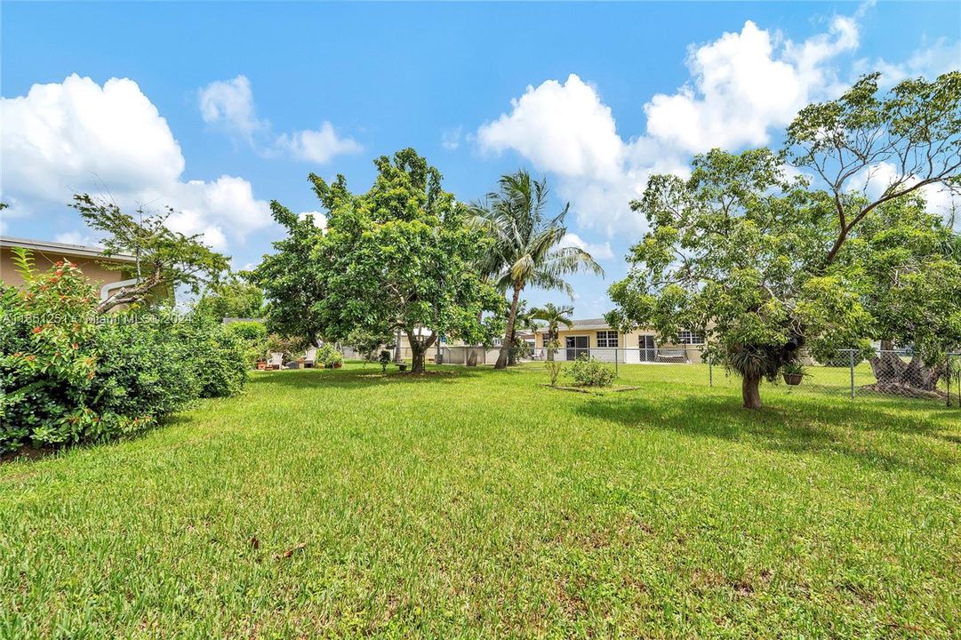 Recently Sold: $639,900 (3 beds, 2 baths, 2122 Square Feet)