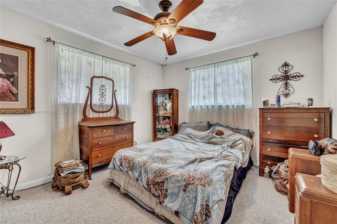 Recently Sold: $639,900 (3 beds, 2 baths, 2122 Square Feet)