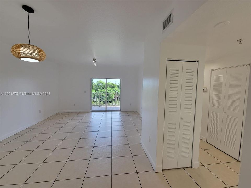 Недавно арендовано: $2,395 (2 спален, 2 ванн, 1041 Квадратных фут)