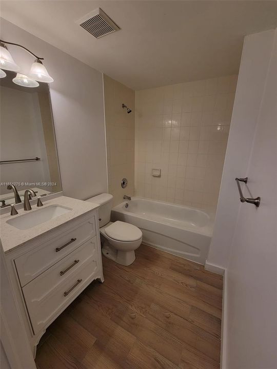 Недавно арендовано: $2,395 (2 спален, 2 ванн, 1041 Квадратных фут)