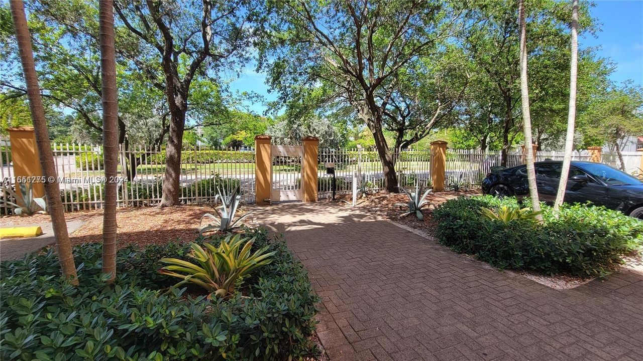 Недавно арендовано: $2,395 (2 спален, 2 ванн, 1041 Квадратных фут)