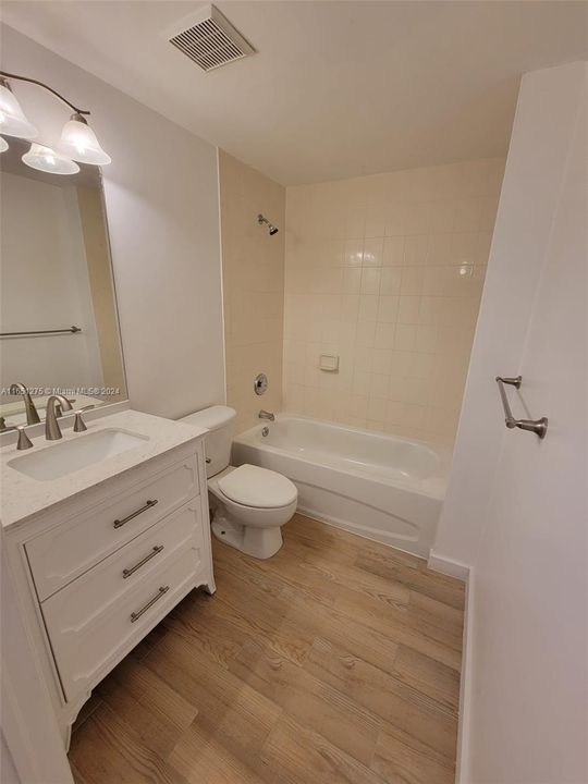 Недавно арендовано: $2,395 (2 спален, 2 ванн, 1041 Квадратных фут)