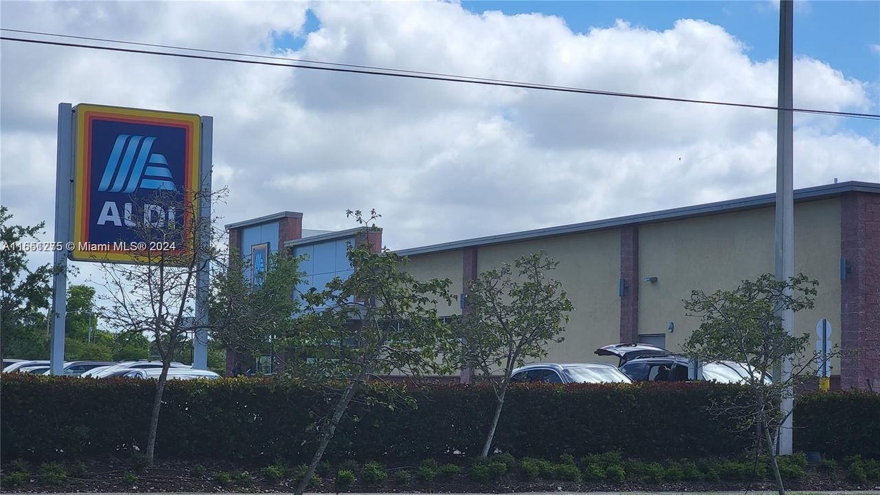 Недавно арендовано: $2,395 (2 спален, 2 ванн, 1041 Квадратных фут)