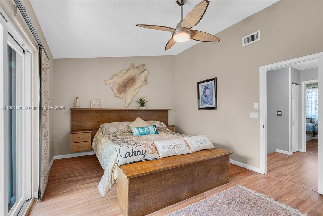 Recently Sold: $529,900 (3 beds, 2 baths, 1739 Square Feet)