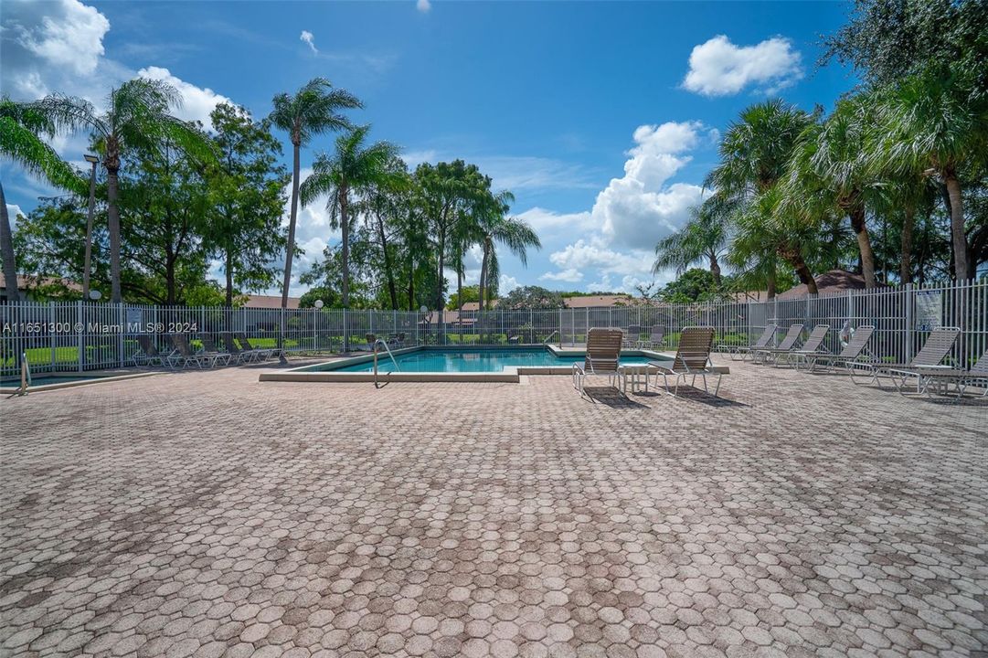 Recently Sold: $529,900 (3 beds, 2 baths, 1739 Square Feet)