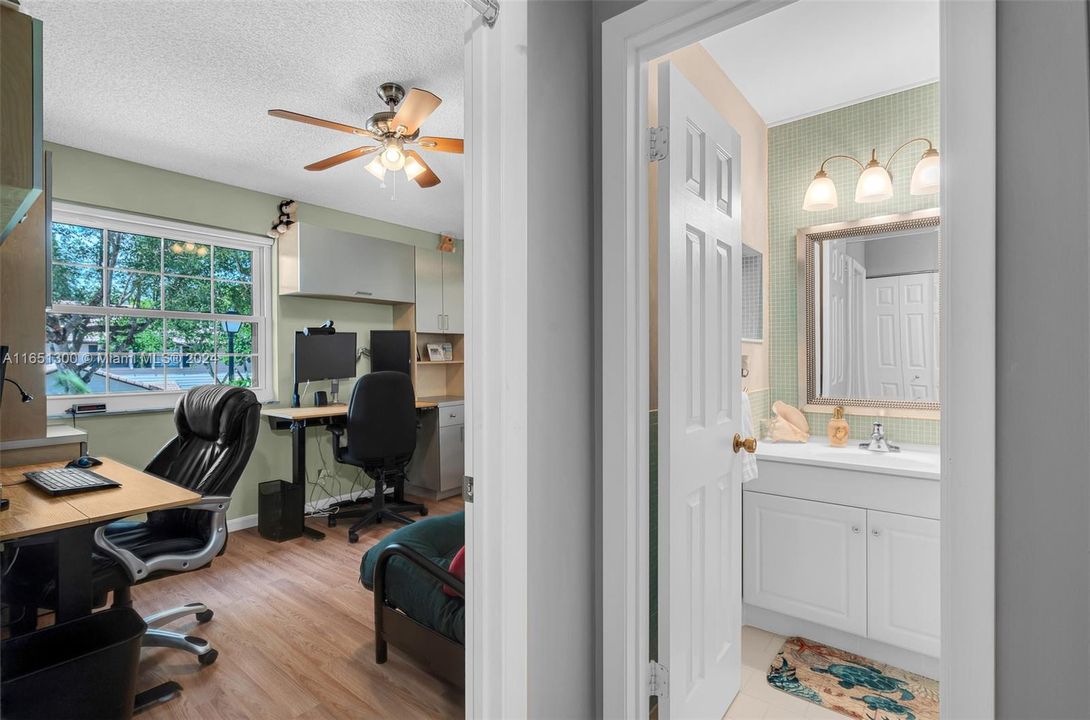 Recently Sold: $529,900 (3 beds, 2 baths, 1739 Square Feet)