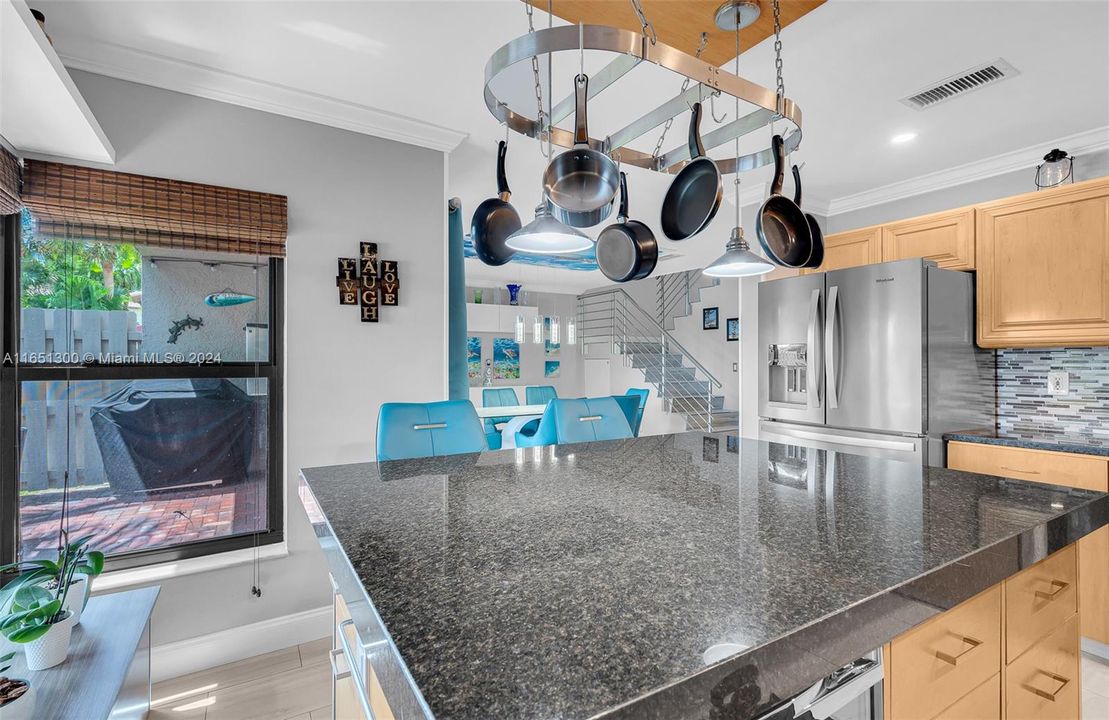 Recently Sold: $529,900 (3 beds, 2 baths, 1739 Square Feet)