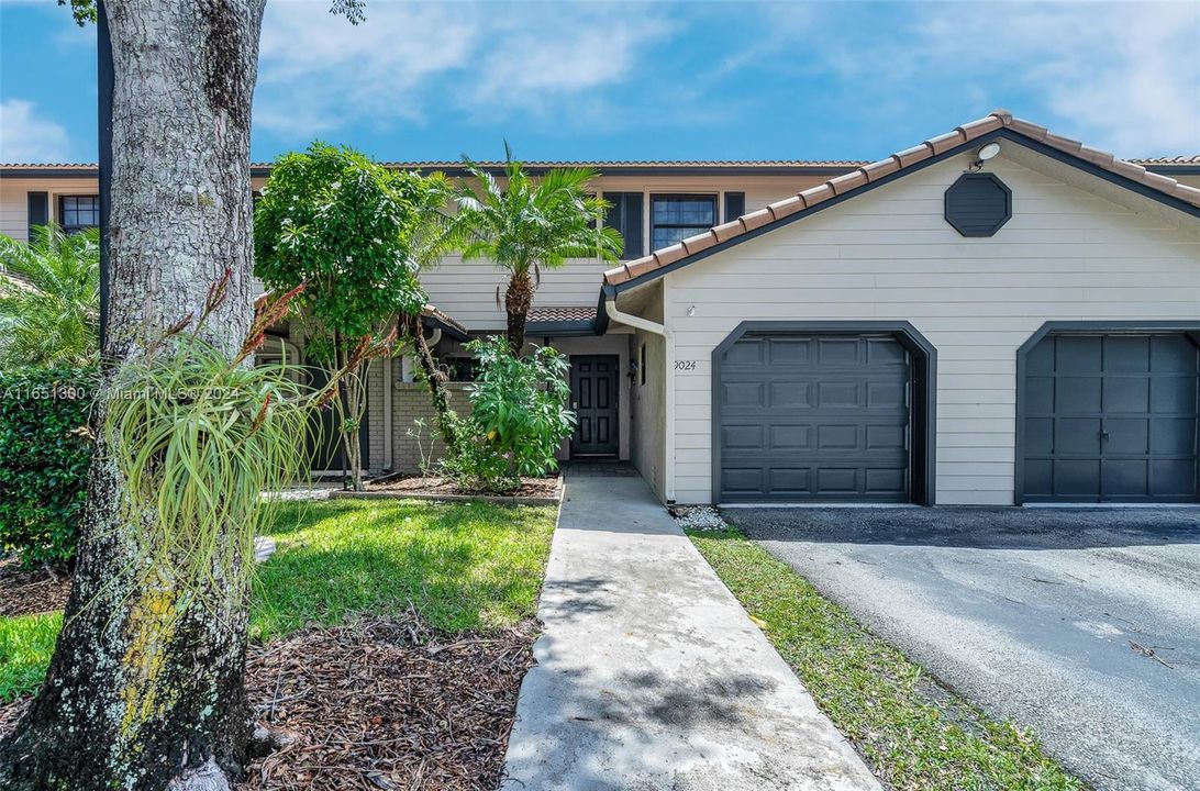 Recently Sold: $529,900 (3 beds, 2 baths, 1739 Square Feet)