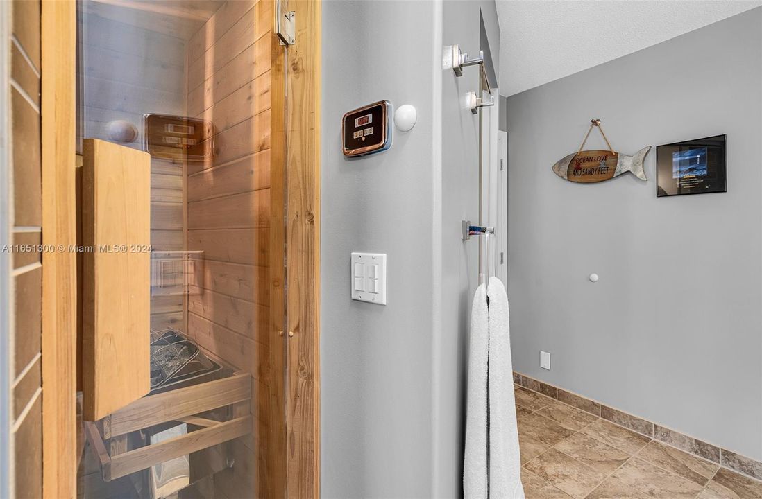 Recently Sold: $529,900 (3 beds, 2 baths, 1739 Square Feet)